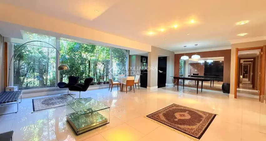 Apartamento com 4 quartos à venda na Avenida Túlio de Rose, 400, Passo da Areia, Porto Alegre