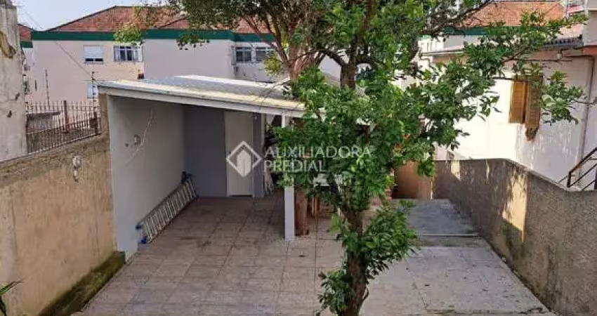Casa em condomínio fechado com 1 quarto à venda na Rua Roque Calage, 442, Passo da Areia, Porto Alegre
