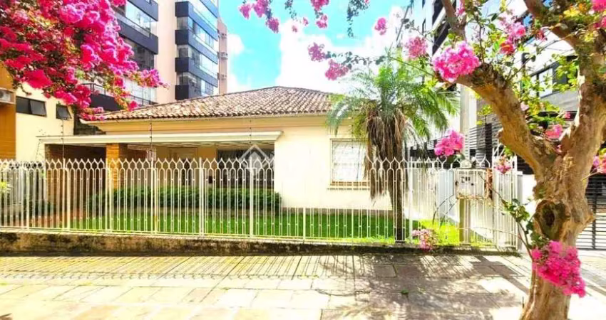 Casa com 5 quartos à venda na Rua Eça de Queiroz, 889, Petrópolis, Porto Alegre