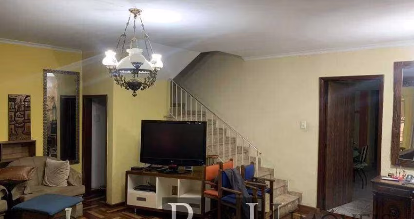 Sobrado de 450m² de 5 dormitórios– R$ 2.100.000,00