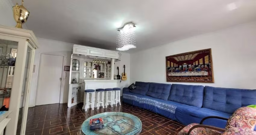 Casa 8 dormitórios sendo 3 suítes – R$ 1.650.000,00