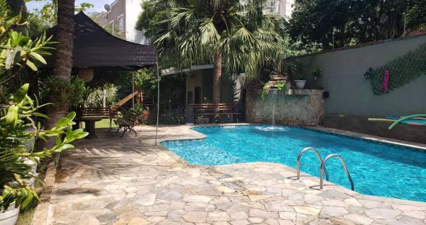 Sobrado à à venda 7 quartos quartos em São Paulo - 1.200.000,00