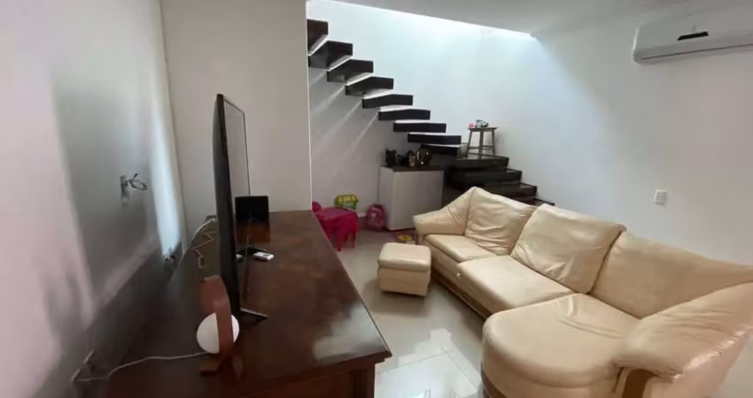 Excelente Casa - 1 Suíte Master + 3 Qt - Mobiliada - São João - Itajaí/SC
