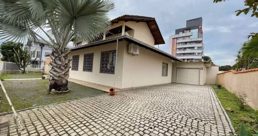Casa - 1 Suíte + 2 Qts- 155 m² - Anita Garibaldi - Joinville