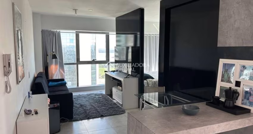 Flat com 1 quarto à venda na Avenida Borges de Medeiros, 2277, Praia de Belas, Porto Alegre