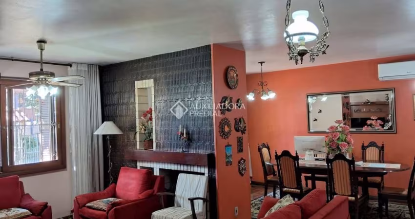 Casa com 4 quartos à venda na Rua Itapitocaí, 725, Cristal, Porto Alegre