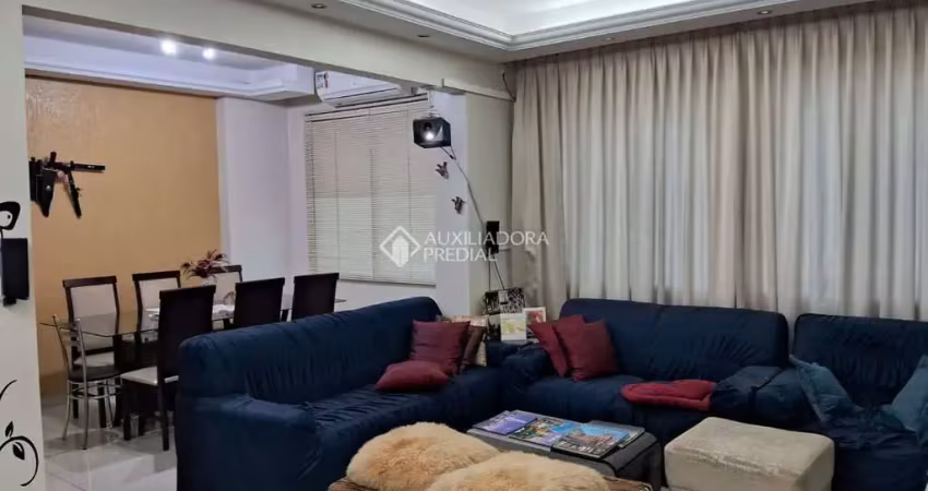 Apartamento com 3 quartos à venda na Avenida Cristóvão Colombo, 2270, Floresta, Porto Alegre