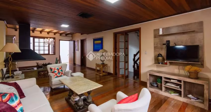 Casa em condomínio fechado com 3 quartos à venda na Rua Jaraguá, 355, Bela Vista, Porto Alegre