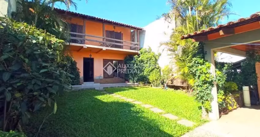 Casa com 3 quartos à venda na Rua Fontoura Xavier, 182, Jardim São Pedro, Porto Alegre