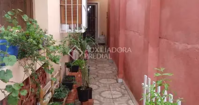 Casa em condomínio fechado com 3 quartos à venda na Rua Gonçalves Ledo, 186, Partenon, Porto Alegre