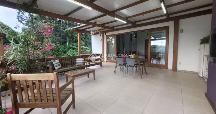Casa com 3 quartos à venda na Rua Bom Retiro, 995, Santo André, São Leopoldo
