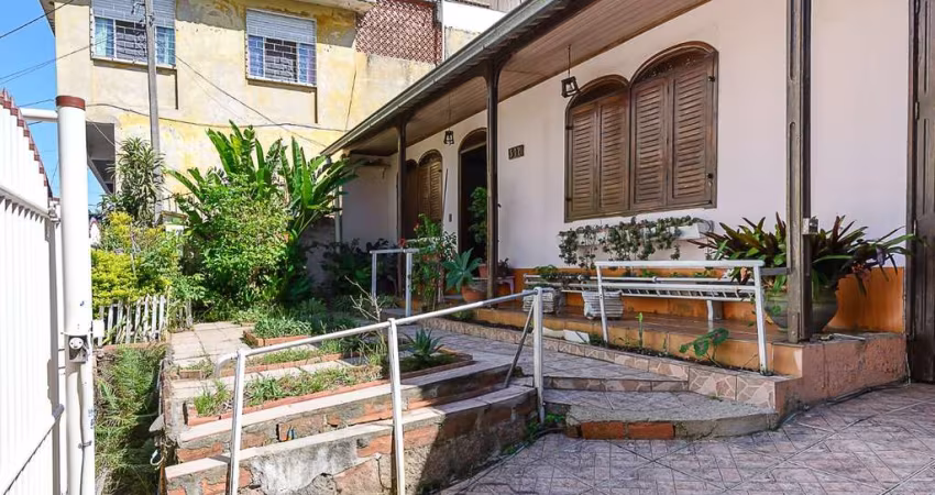 Casa com 3 quartos à venda na Avenida João XXIII, 512, São Sebastião, Porto Alegre