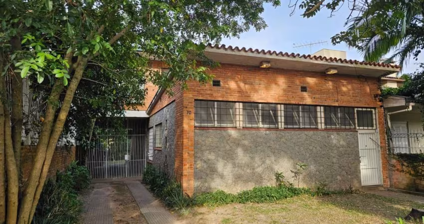 Casa com 3 quartos à venda na Alípio César, 70, Boa Vista, Porto Alegre