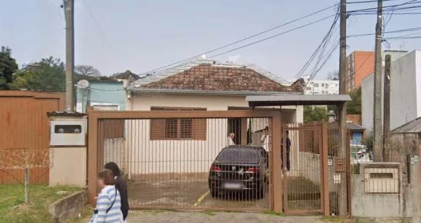 Terreno à venda na Rua Francisco de Aquino, 63, Vila Jardim, Porto Alegre