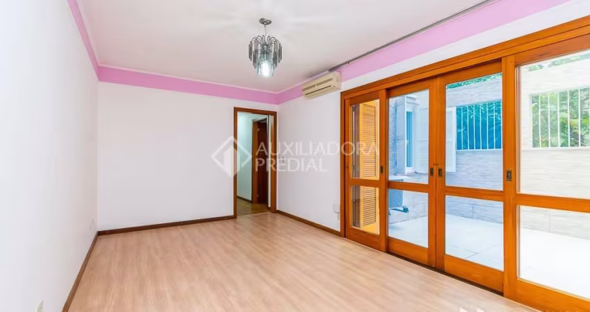 Apartamento com 3 quartos à venda na Avenida Cristóvão Colombo, 2480, Floresta, Porto Alegre