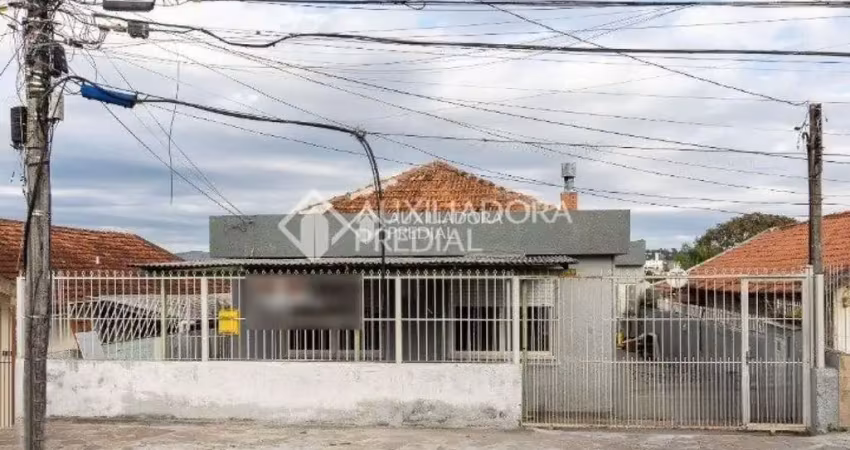 Casa com 4 quartos à venda na Rua Vinte e Um de Agosto, 103, Cavalhada, Porto Alegre