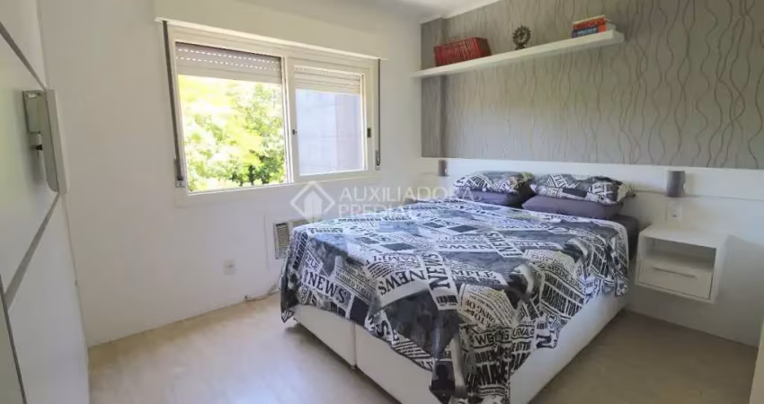 Apartamento com 2 quartos à venda na Rua Afonso Arinos, 291, Camaquã, Porto Alegre