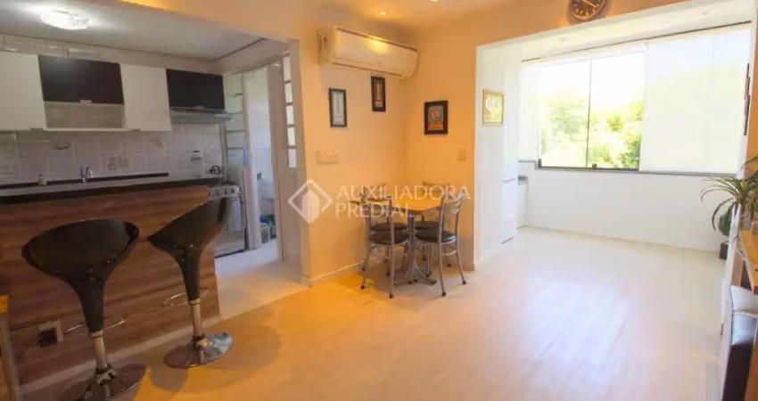 Apartamento com 2 quartos à venda na Rua Afonso Arinos, 291, Camaquã, Porto Alegre