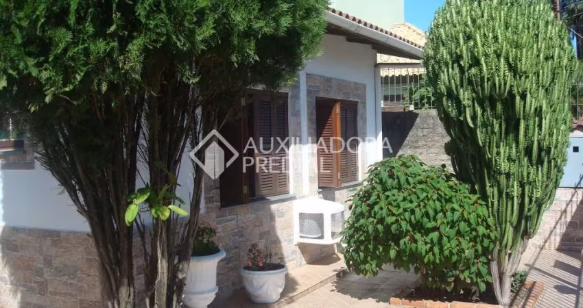Casa com 3 quartos à venda na Rua Camaquã, 198, Camaquã, Porto Alegre