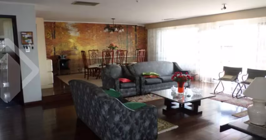 Casa com 4 quartos à venda na Rua Caeté, 1047, Vila Assunção, Porto Alegre