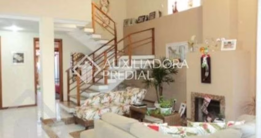 Casa em condomínio fechado com 3 quartos para alugar na Avenida Guaíba, 13914, Ipanema, Porto Alegre