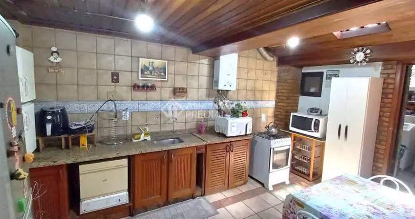 Casa em condomínio fechado com 3 quartos à venda na Avenida Juca Batista, 1490, Cavalhada, Porto Alegre