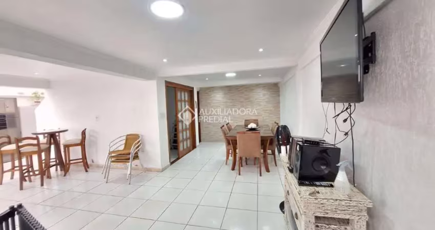 Casa em condomínio fechado com 3 quartos à venda na Rua Erechim, 293, Nonoai, Porto Alegre