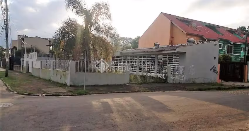 Terreno à venda na Avenida Guarujá, 148, Guarujá, Porto Alegre