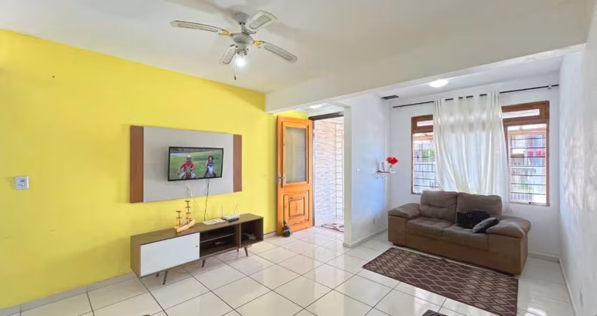 Casa com 2 quartos à venda na Rua Heitor Kramer, 410, Guarujá, Porto Alegre