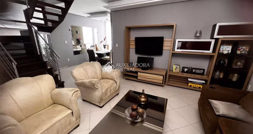 Casa com 3 quartos à venda na CARLOS REVERBEL, 148, São José, Canoas