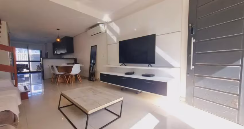 Casa com 2 quartos à venda na Rua Doutor Sérgio de Figueiredo, 84, Guarujá, Porto Alegre