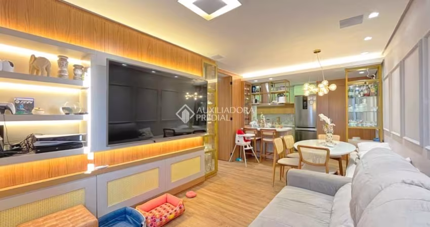 Apartamento com 3 quartos à venda na Travessa Escobar, 193, Camaquã, Porto Alegre