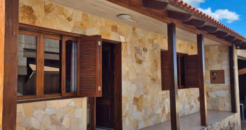 Casa com 3 quartos à venda na Rua Oswaldo Goidanich, 66, Vila Nova, Porto Alegre