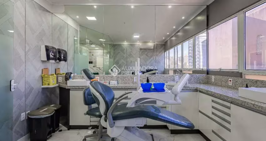Sala comercial à venda na Rua Vinte e Quatro de Outubro, 838, Moinhos de Vento, Porto Alegre
