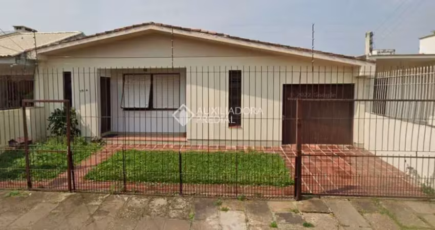Casa com 3 quartos à venda na Rua dos Guenoas, 1314, Guarujá, Porto Alegre