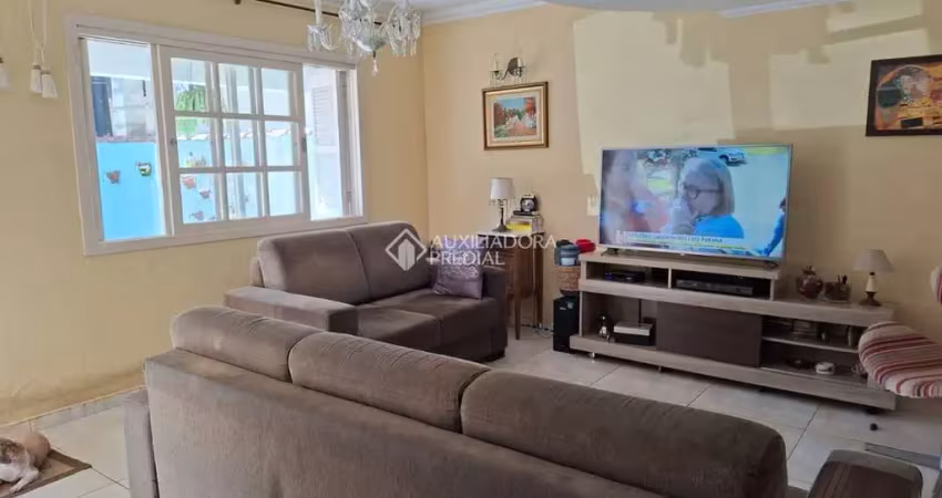 Casa com 4 quartos à venda na Avenida José Corrêa da Silva, 547, Cavalhada, Porto Alegre