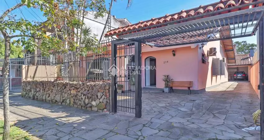 Casa com 3 quartos à venda na Rua Folha da Tarde, 214, Cristal, Porto Alegre