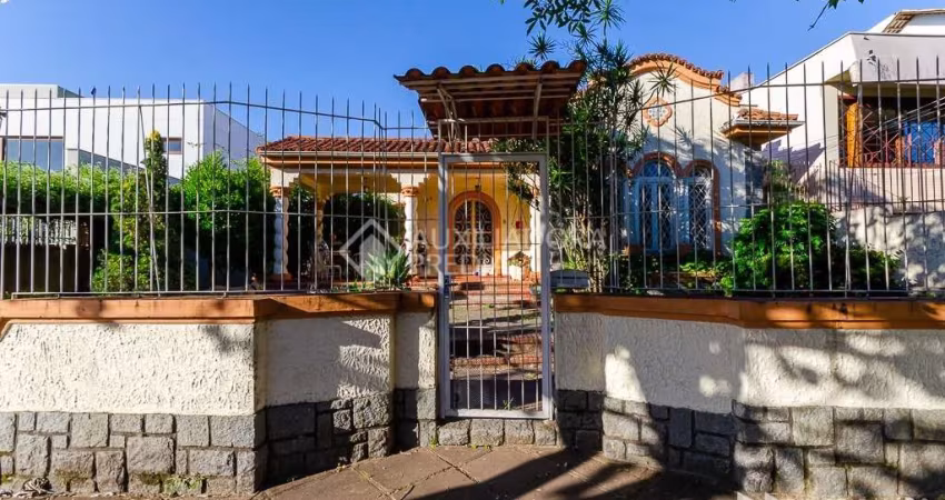 Casa com 3 quartos à venda na Rua Cariri, 125, Vila Assunção, Porto Alegre