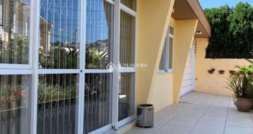 Casa com 4 quartos à venda na Rua Graciliano Ramos, 54, Agronômica, Florianópolis