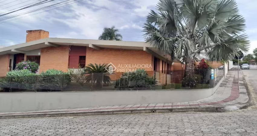 Casa com 4 quartos à venda na Rua José do Patrocínio, 431, Capoeiras, Florianópolis