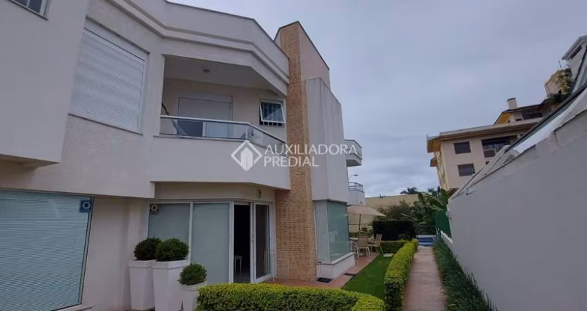 Casa em condomínio fechado com 3 quartos à venda na Rua das Baleias Franca, 222, Jurerê, Florianópolis