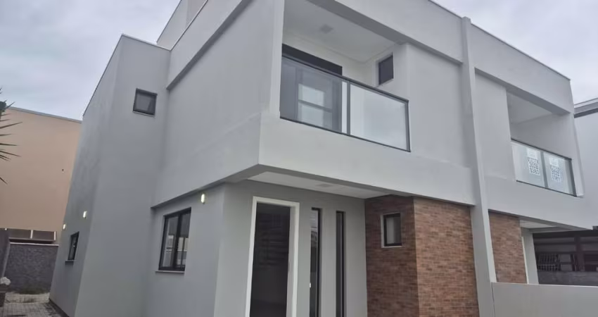 Casa com 3 quartos à venda na Rua Arco íris, 535, Carianos, Florianópolis