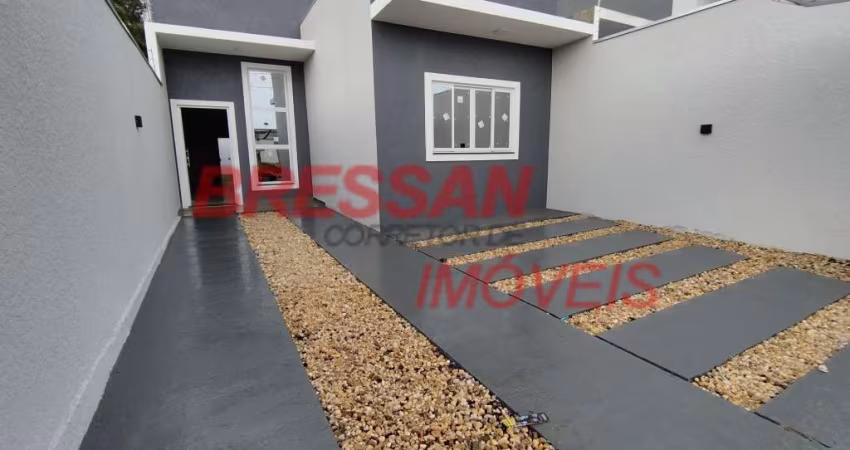 Vendo casa no Jd veredas  Dois quartos mais uma suite com poço de luz e sobra de