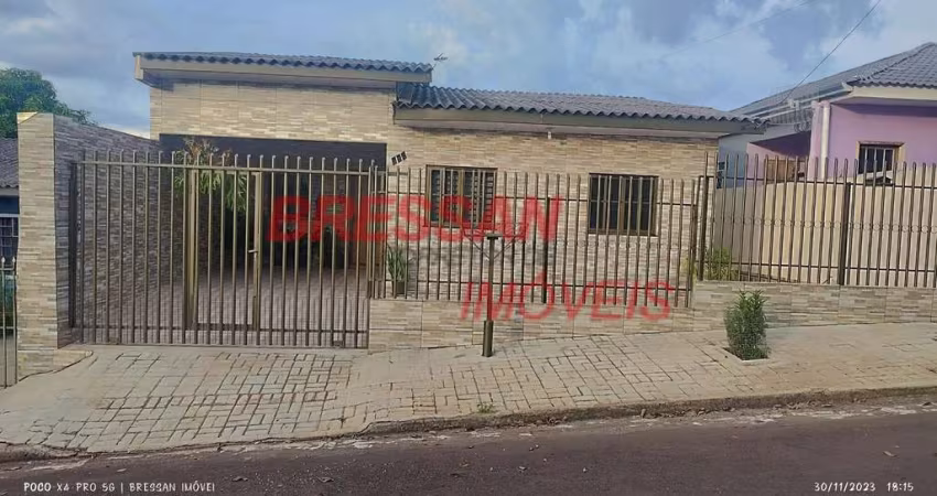 Belíssima.casa usada reformada  3 quartos Sala grande tv  Sala janta