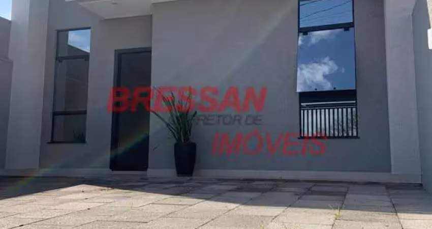Casa magnífica com uma bela sobra de quintal com 3 quartos amplos