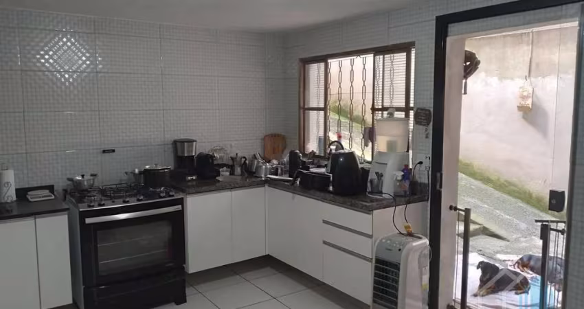 Casa para Venda em Votorantim, Jardim Primavera, 2 dormitórios, 2 banheiros, 3 vagas