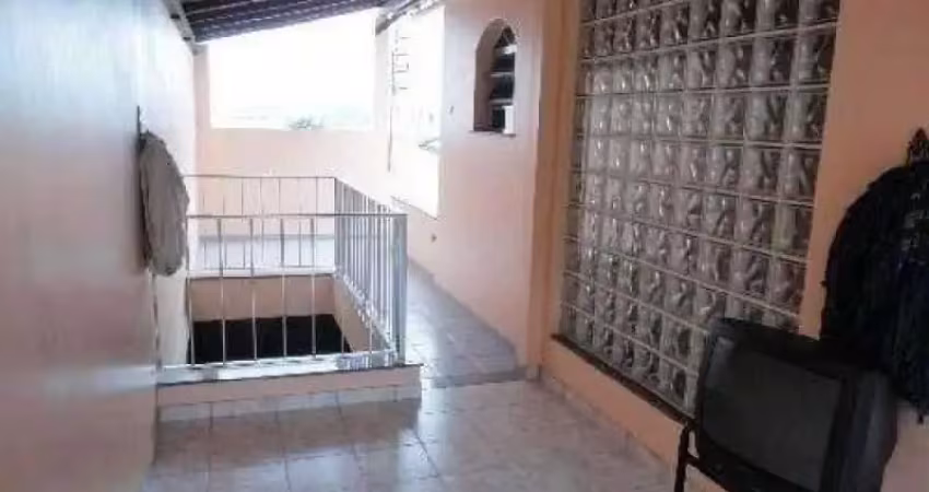 Casa para Venda em Rio de Janeiro, Campo Grande, 3 dormitórios, 1 suíte, 1 banheiro, 4 vagas