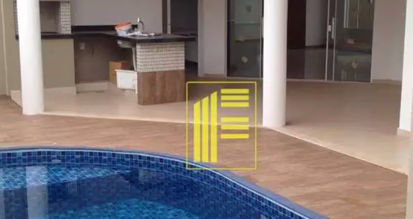 Aluga-se casa em condomínio com 04 dormitórios, 05 wc, escritório, piscina.