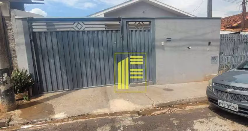 Casa para locação no cristo rei com 02 dormitórios e 02 vagas de garagem.