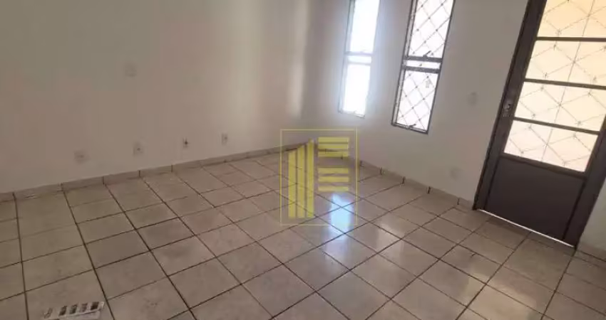 Casa com edícula para locação no são jorge com 03 quartos e 02 vagas de garagem.